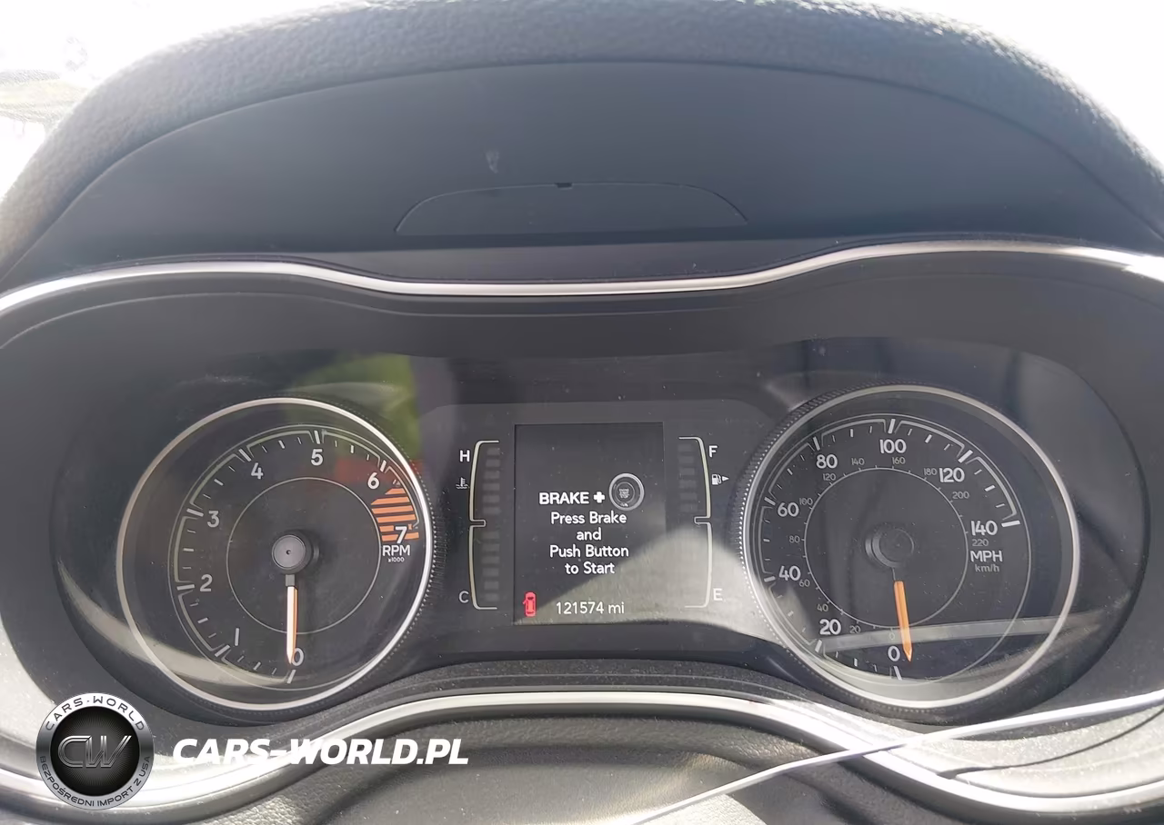 2019 Jeep Cherokee Latitude Plus 4X4 VIN:1C4PJMLB7KD255787 - 7