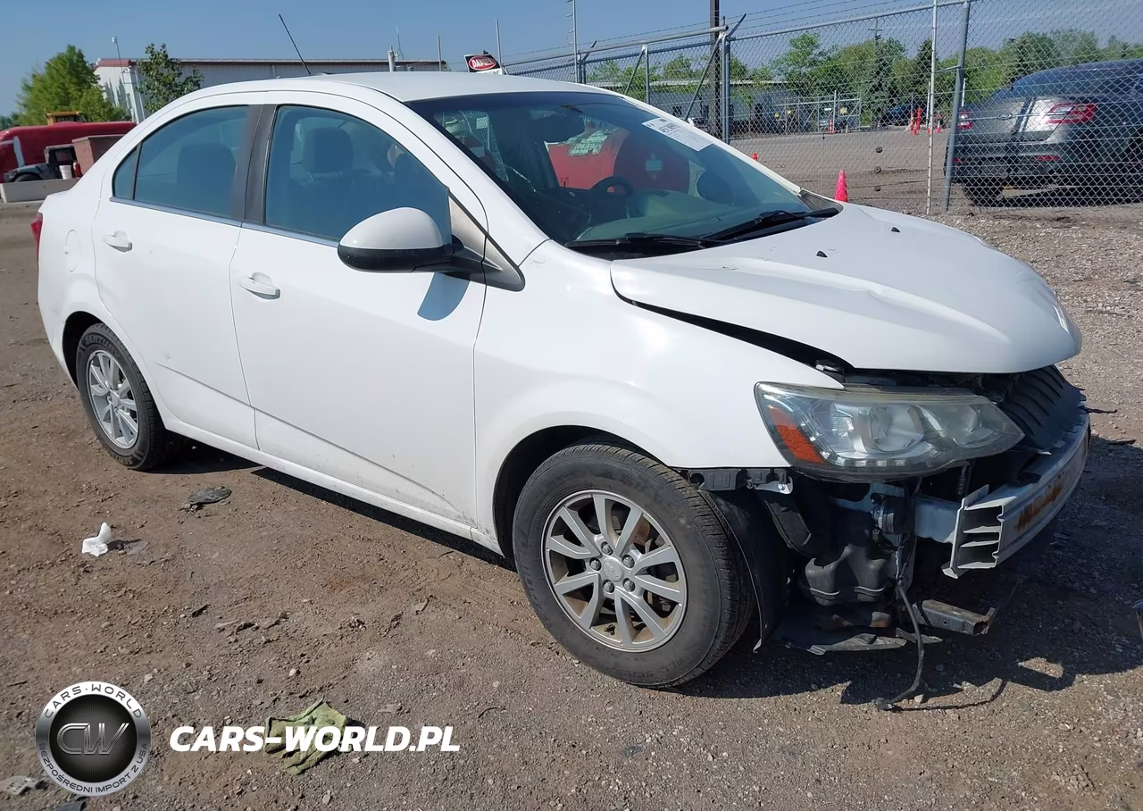 2017 Chevrolet Sonic Lt Auto – zdjęcie 1 z 12