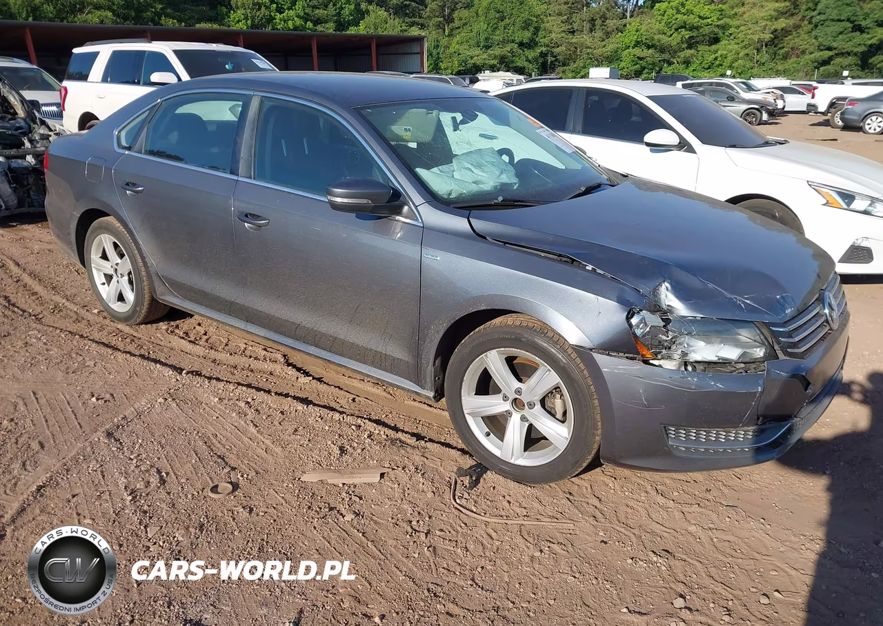 2014 Volkswagen Passat 1.8T Wolfsburg Edition – zdjęcie 1 z 16
