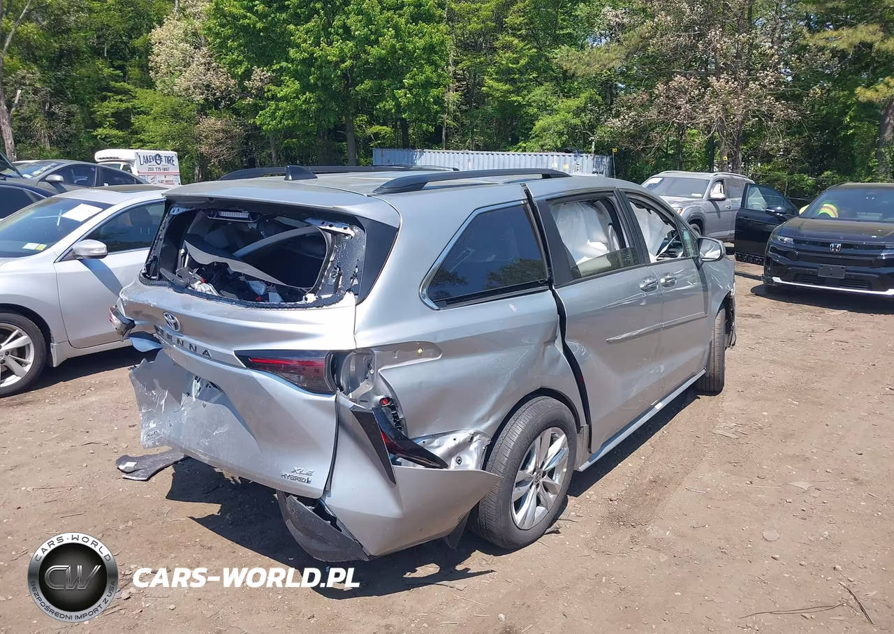 2024 Toyota Sienna Xle VIN:5TDJSKFC0RS135436 - 4