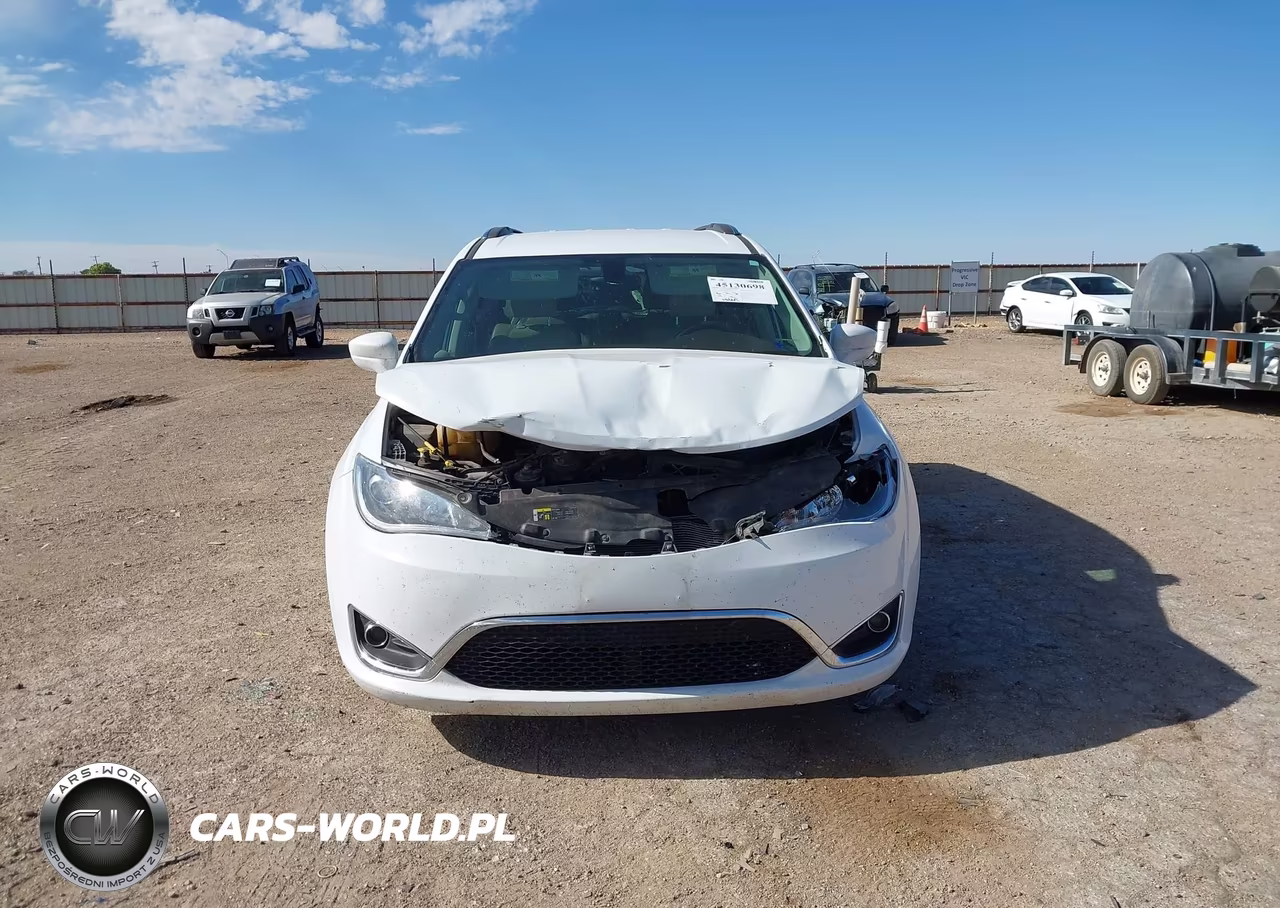 2019 Chrysler Pacifica Touring L VIN:2C4RC1BG4KR592784 - 12