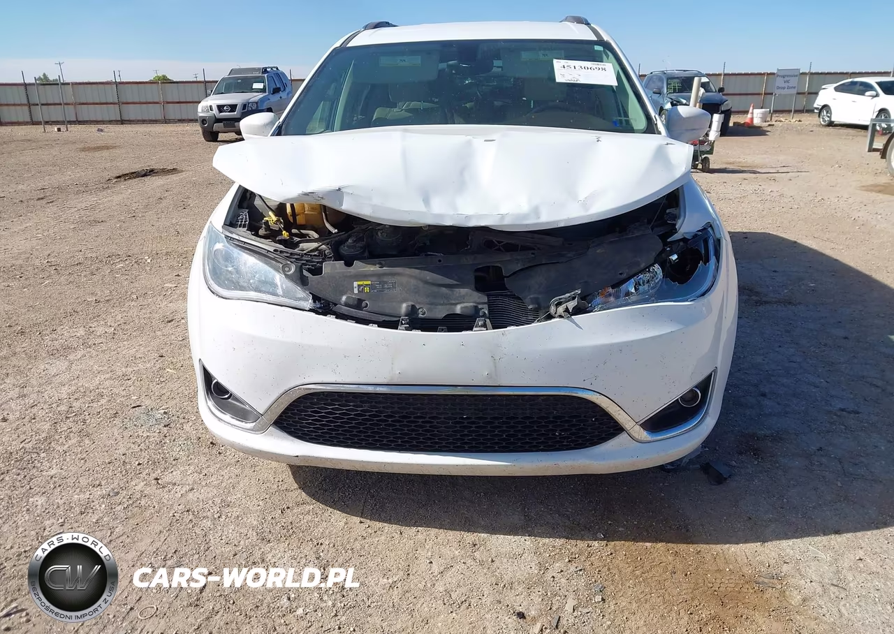 2019 Chrysler Pacifica Touring L VIN:2C4RC1BG4KR592784 - 6