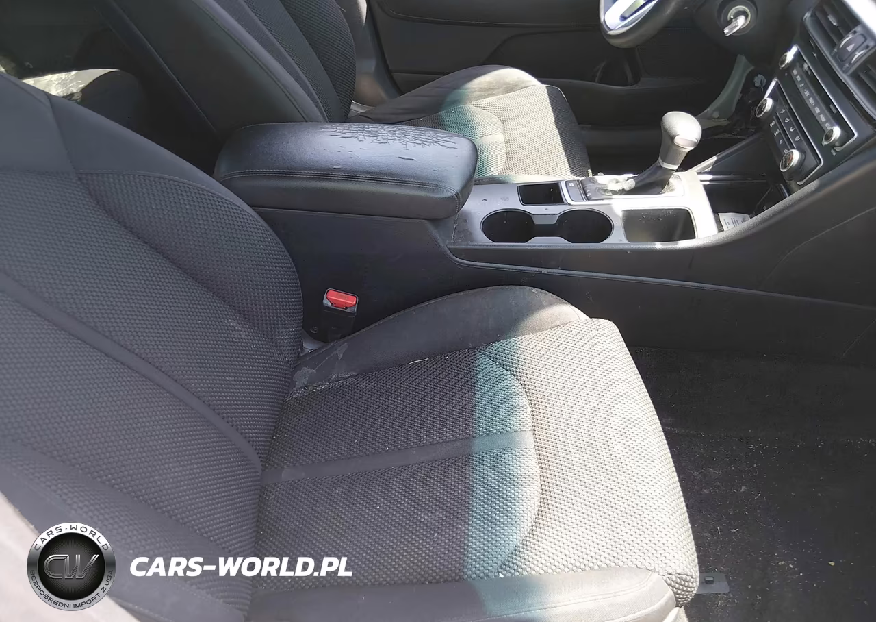 2019 Kia Optima Lx VIN:5XXGT4L37KG297918 - 5