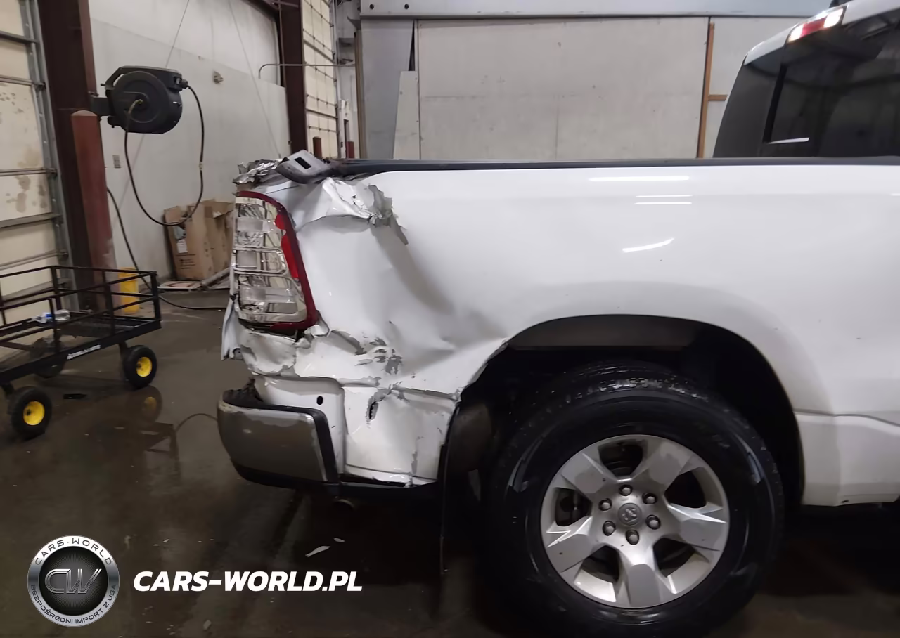 2022 Ram 1500 Big Horn 4X4 5'7 Box VIN:1C6RRFFG5NN225553 - 17