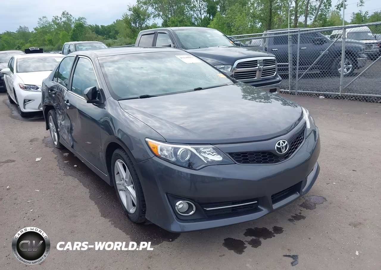2012 Toyota Camry Se – zdjęcie 1 z 16