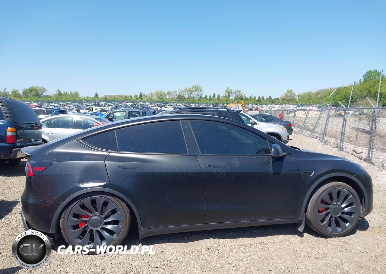 2021 Tesla Model Y Performance Dual Motor All-Wheel Drive VIN:5YJYGDEF5MF133959 - 13