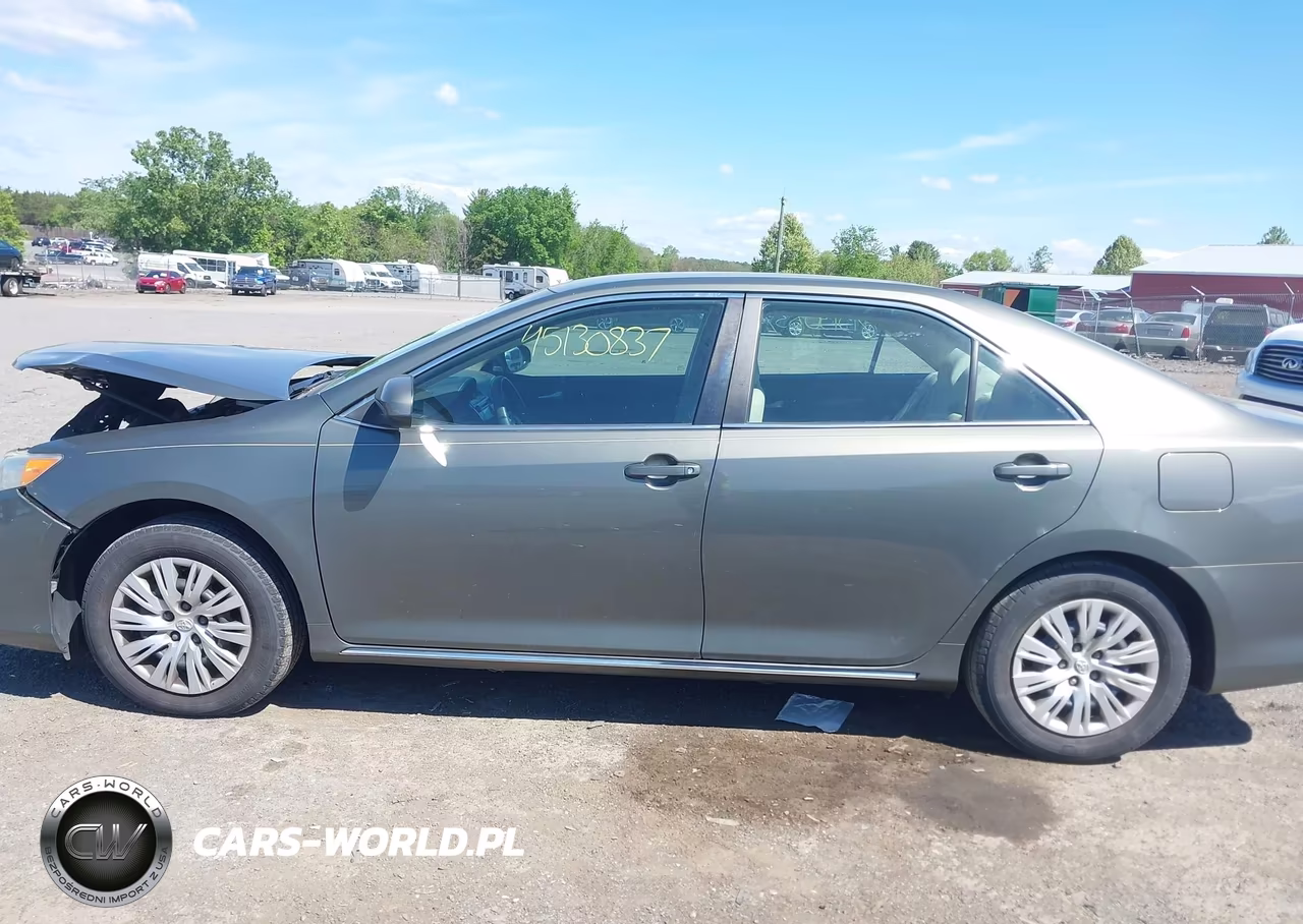 2014 Toyota Camry Le VIN:4T4BF1FK5ER412325 - 14