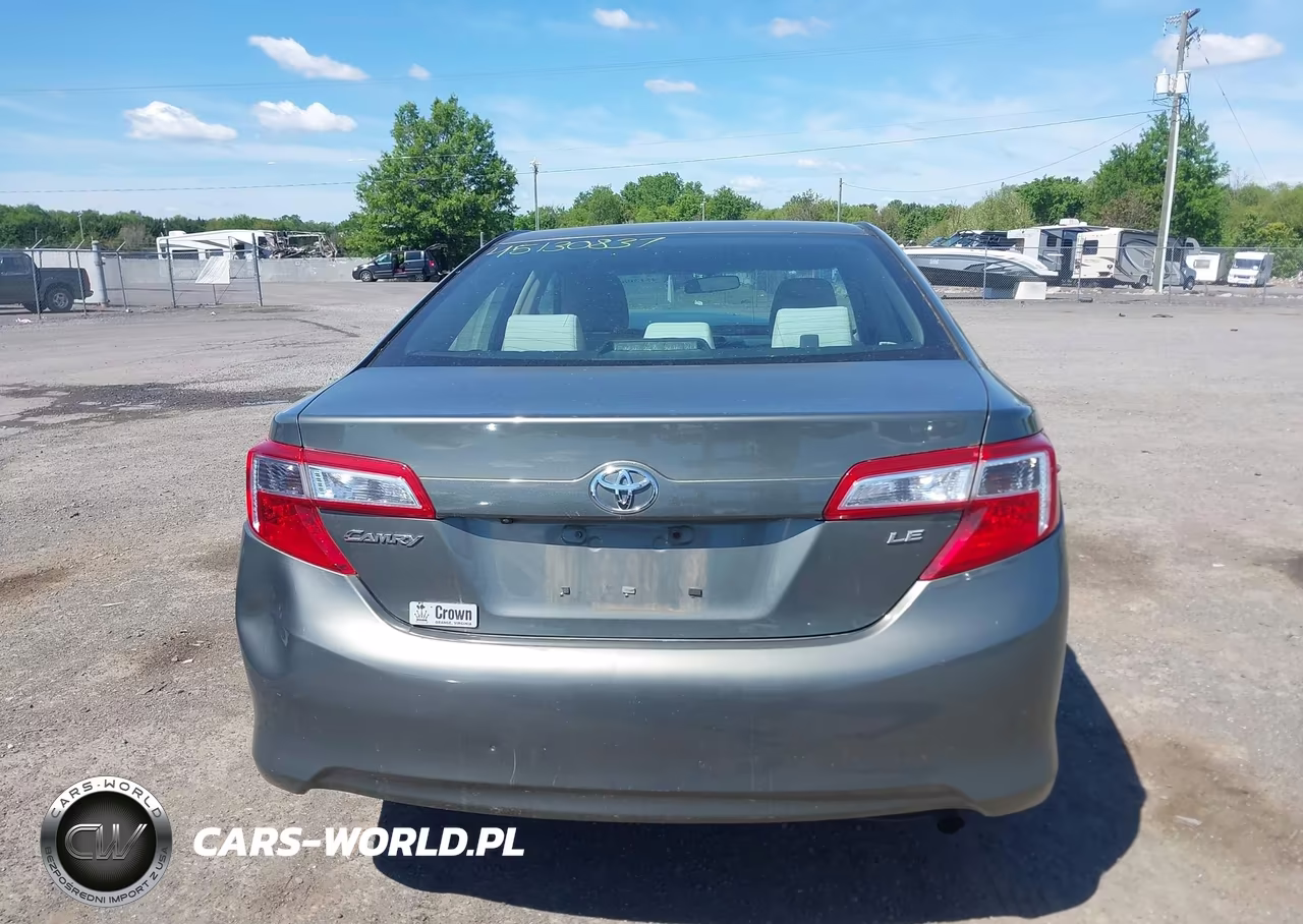 2014 Toyota Camry Le VIN:4T4BF1FK5ER412325 - 16