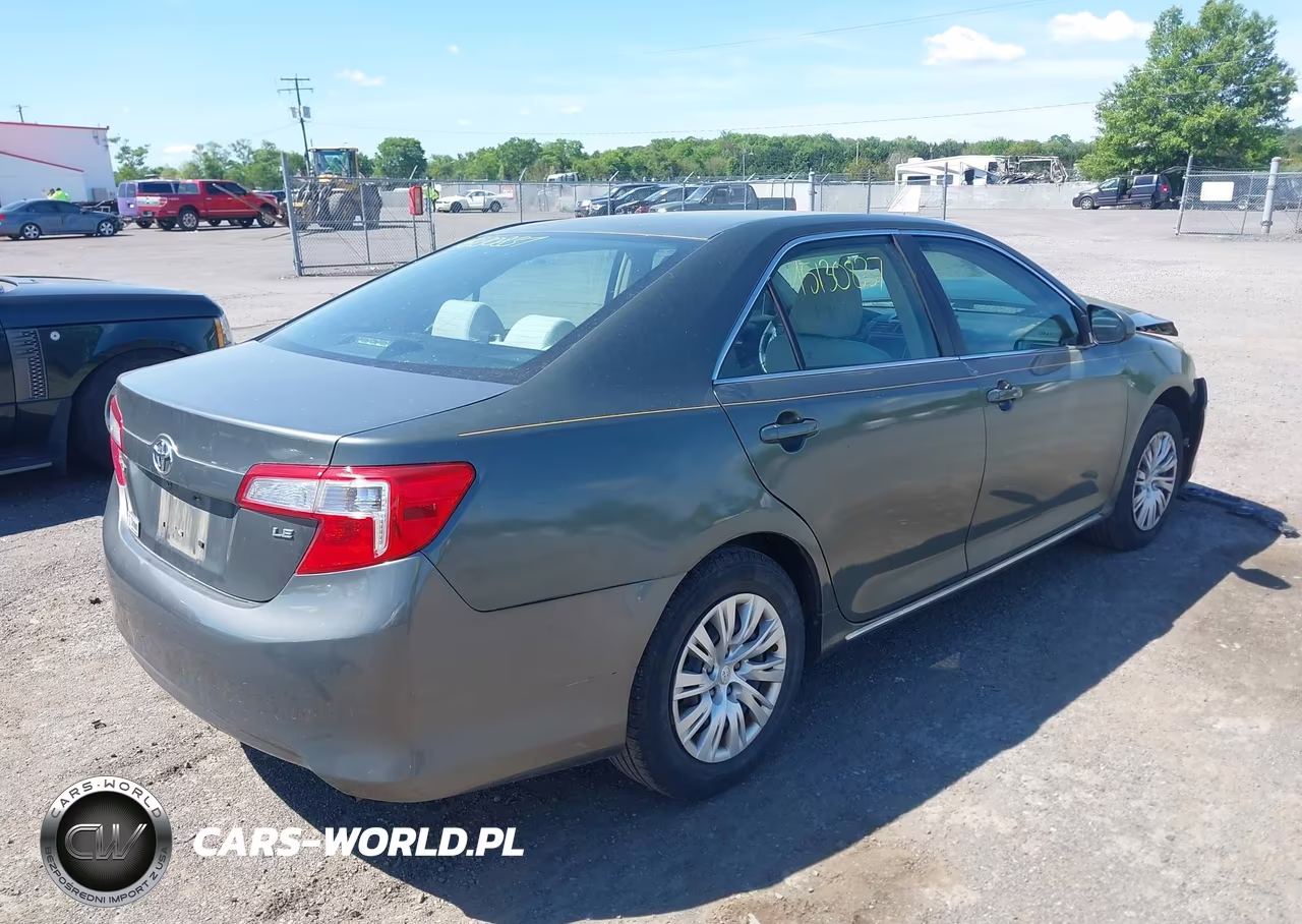 2014 Toyota Camry Le VIN:4T4BF1FK5ER412325 - 4
