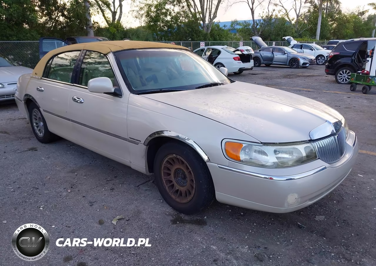 2000 Lincoln Town Car Cartier