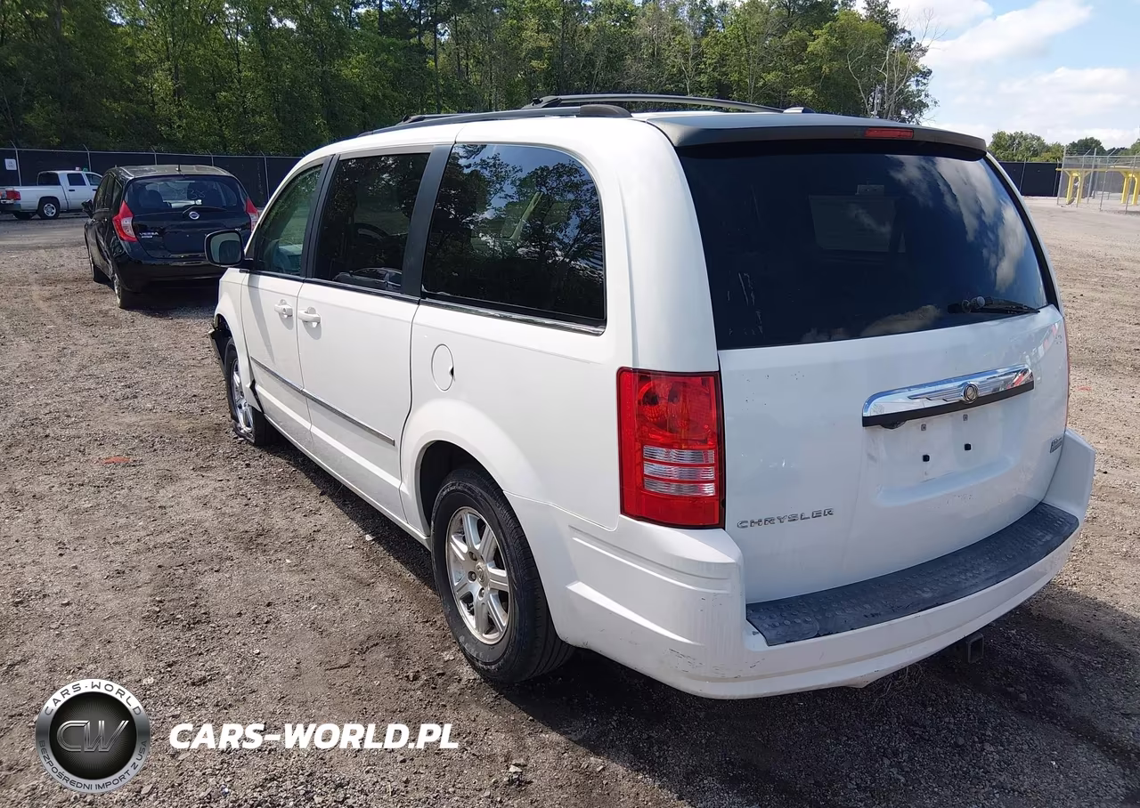 2010 Chrysler Town & Country Touring VIN:2A4RR5D11AR114961 - 3