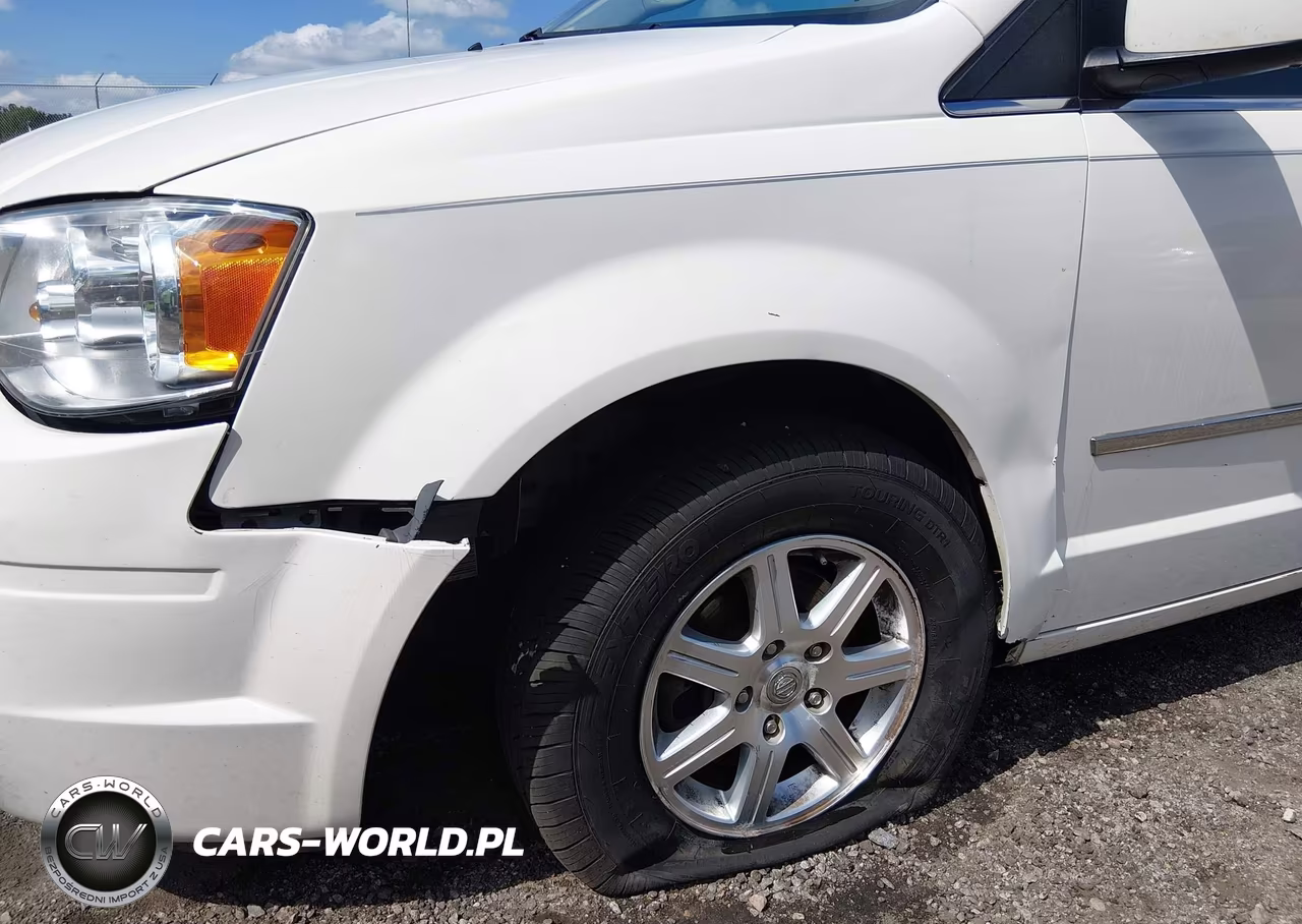2010 Chrysler Town & Country Touring VIN:2A4RR5D11AR114961 - 6