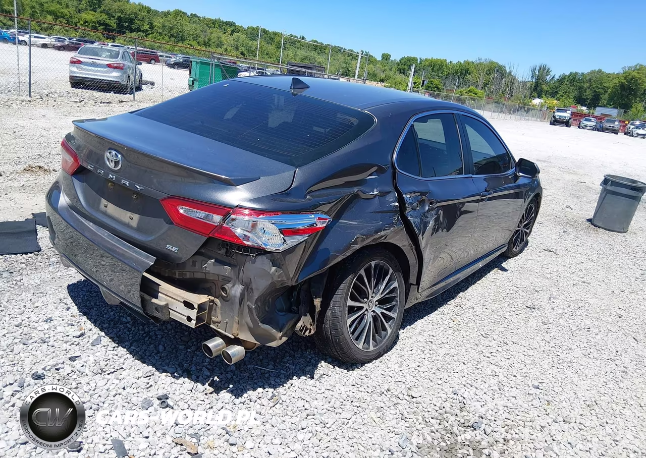2020 Toyota Camry Se VIN:4T1G11AK6LU961583 - 4