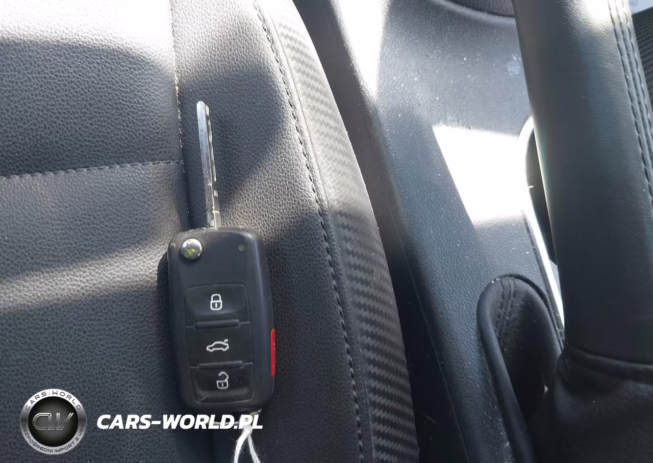 2015 Volkswagen Beetle 1.8T VIN:3VWJ17AT8FM642827 - 11