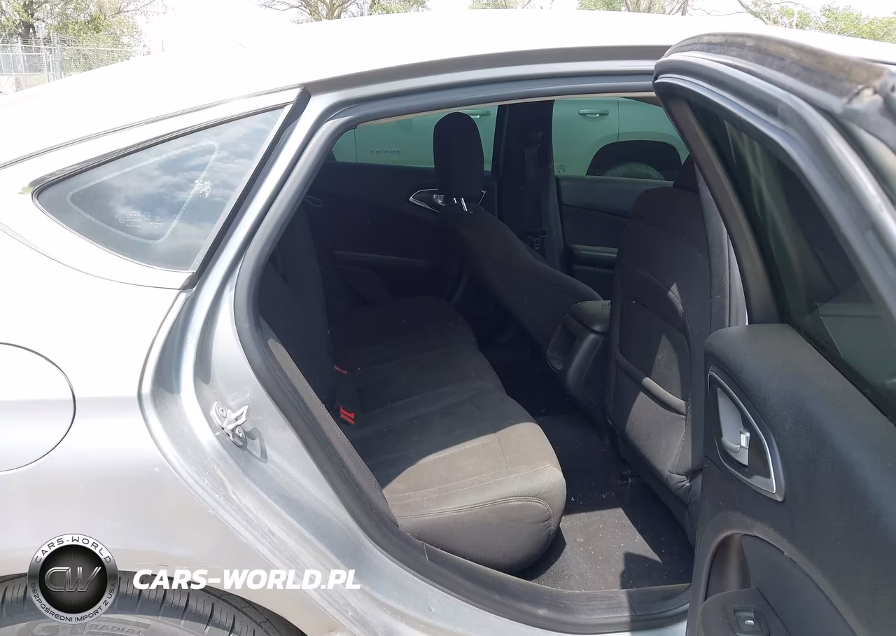 2015 Chrysler 200 Limited VIN:1C3CCCAB4FN655624 - 8