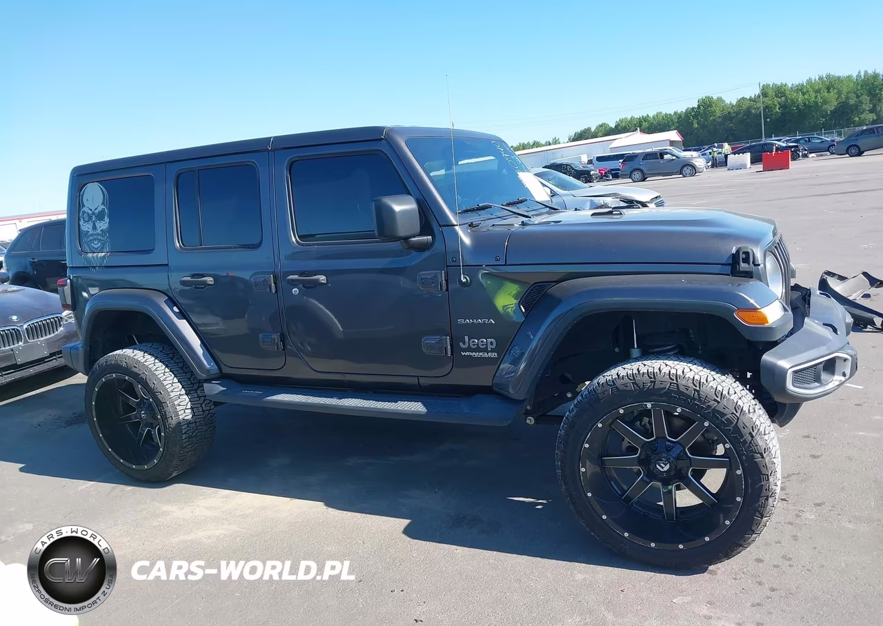 2018 Jeep Wrangler Unlimited Sahara 4X4 VIN:1C4HJXEN8JW236794 - 13