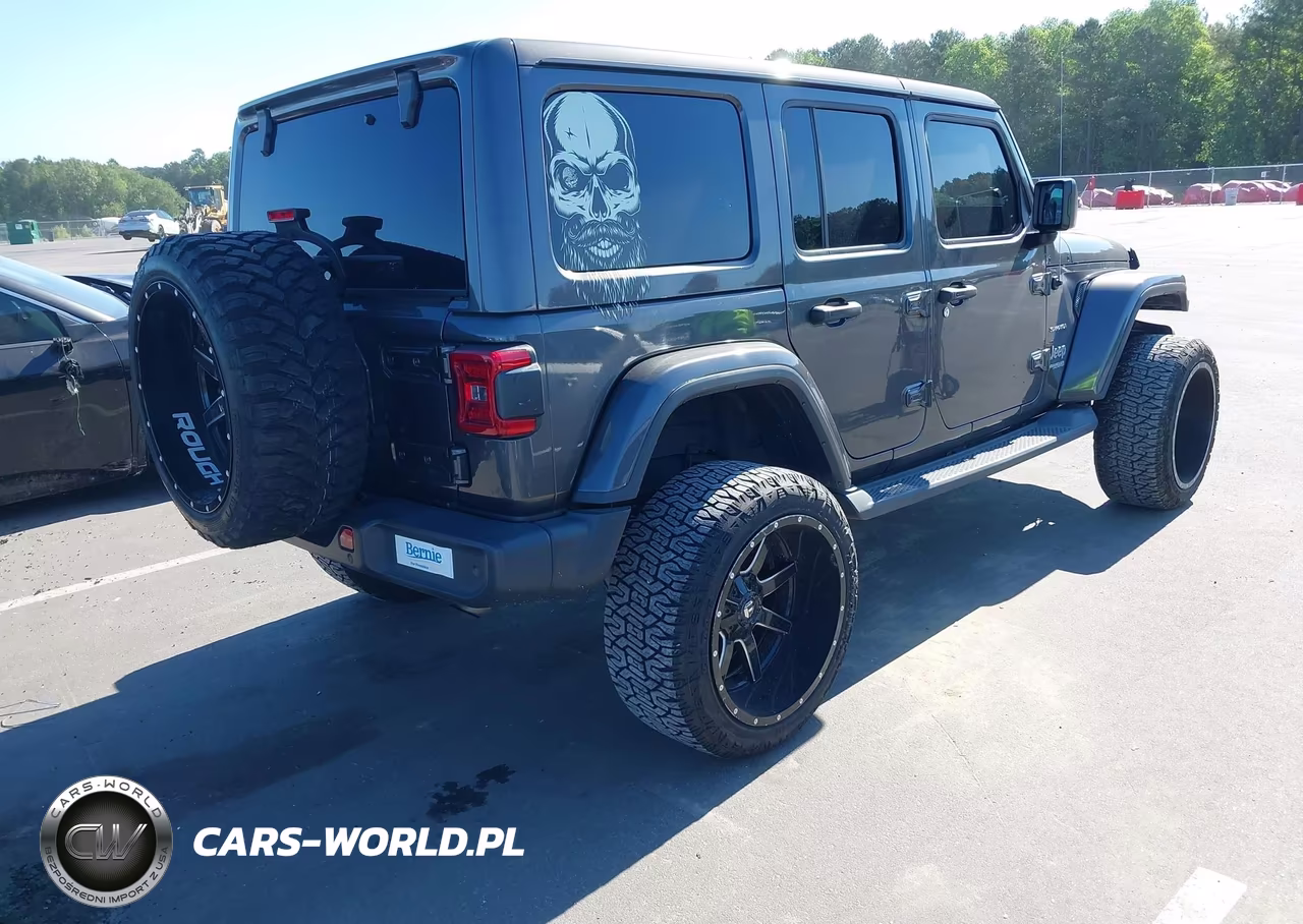 2018 Jeep Wrangler Unlimited Sahara 4X4 VIN:1C4HJXEN8JW236794 - 4