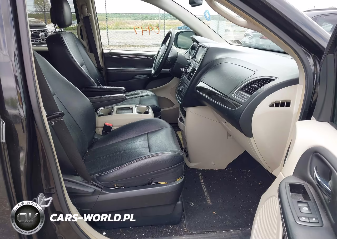 2012 Chrysler Town & Country Touring VIN:2C4RC1BGXCR313162 - 5