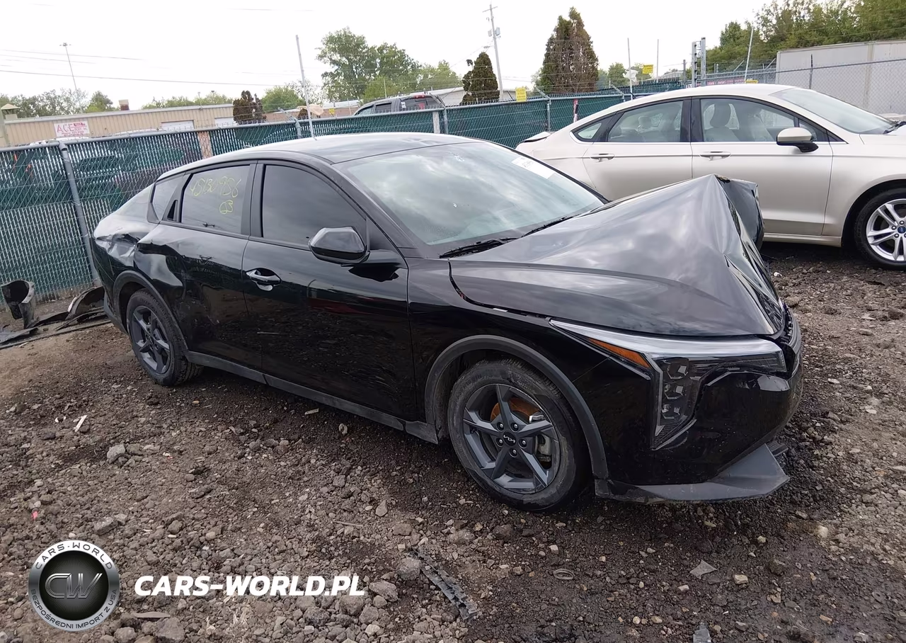 2025 Kia K4 Lxs VIN:3KPFT4DEXSE160945 - 1