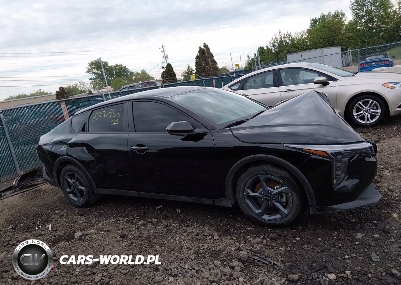 2025 Kia K4 Lxs VIN:3KPFT4DEXSE160945 - 14