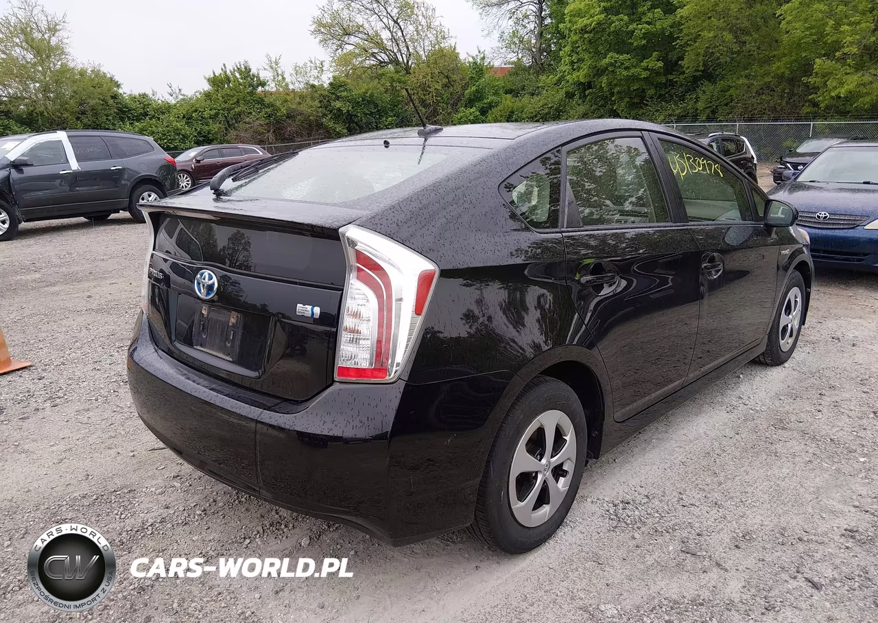 2012 Toyota Prius Three VIN:JTDKN3DU1C1581564 - 4