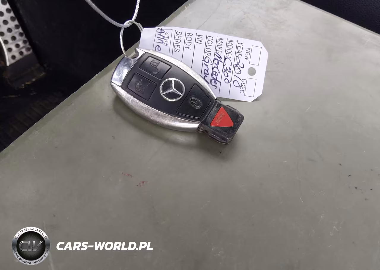 2010 Mercedes-Benz C 300 Sport VIN:WDDGF5EB1AR106335 - 11