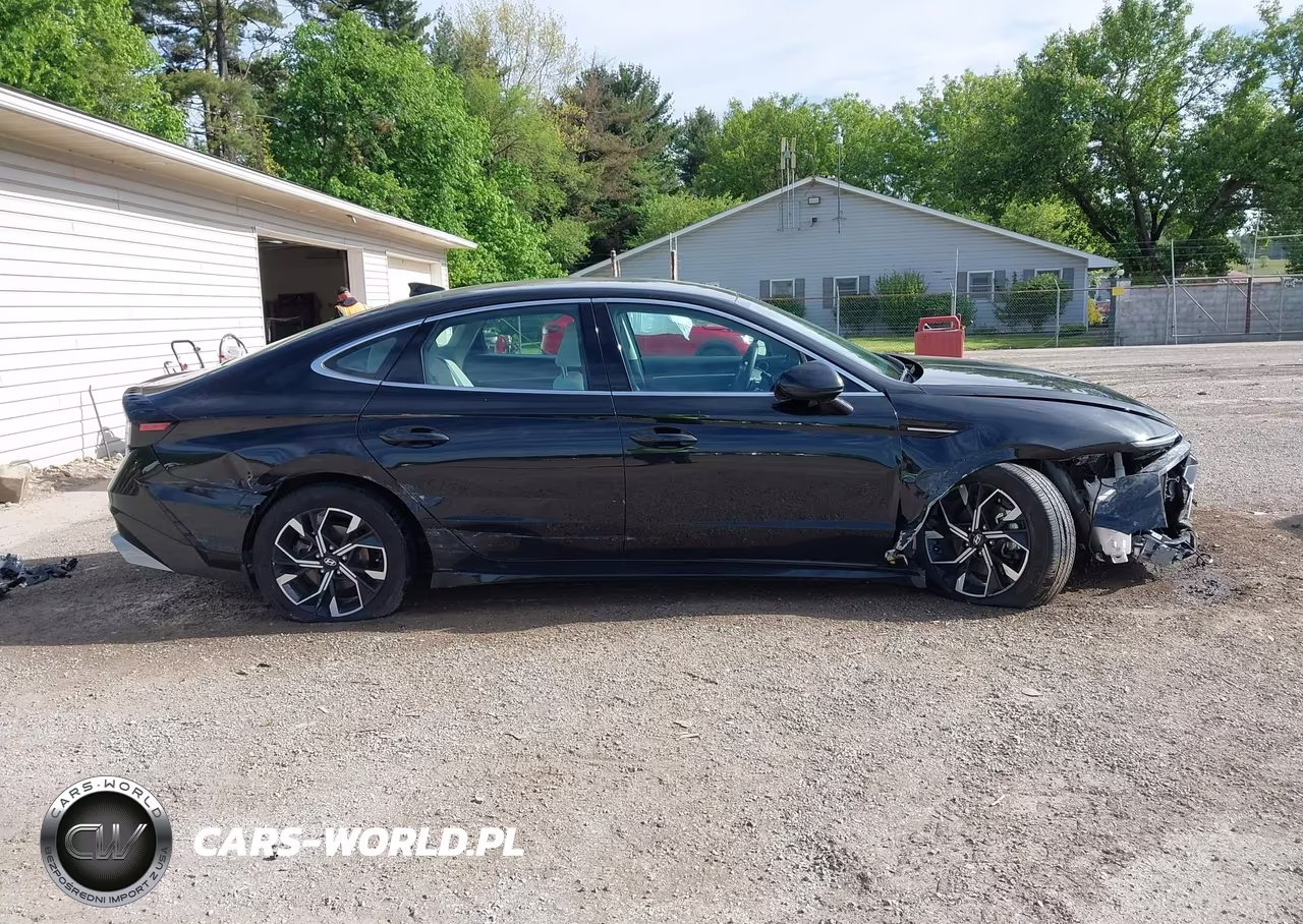2025 Hyundai Sonata Sel VIN:KMHL64JA2SA505881 - 14