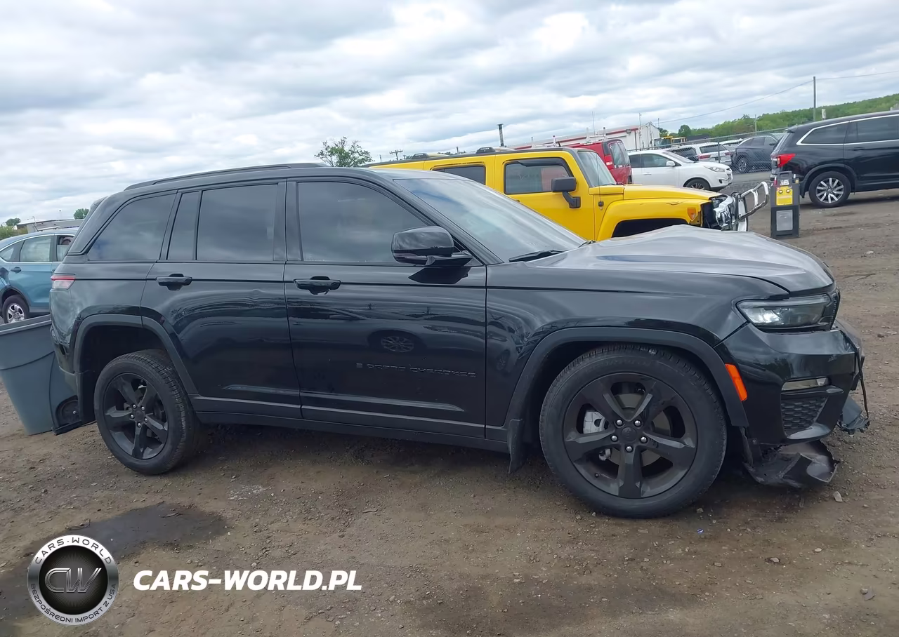 2025 Jeep Grand Cherokee Limited 4X4 VIN:1C4RJHBG2SC297254 - 14