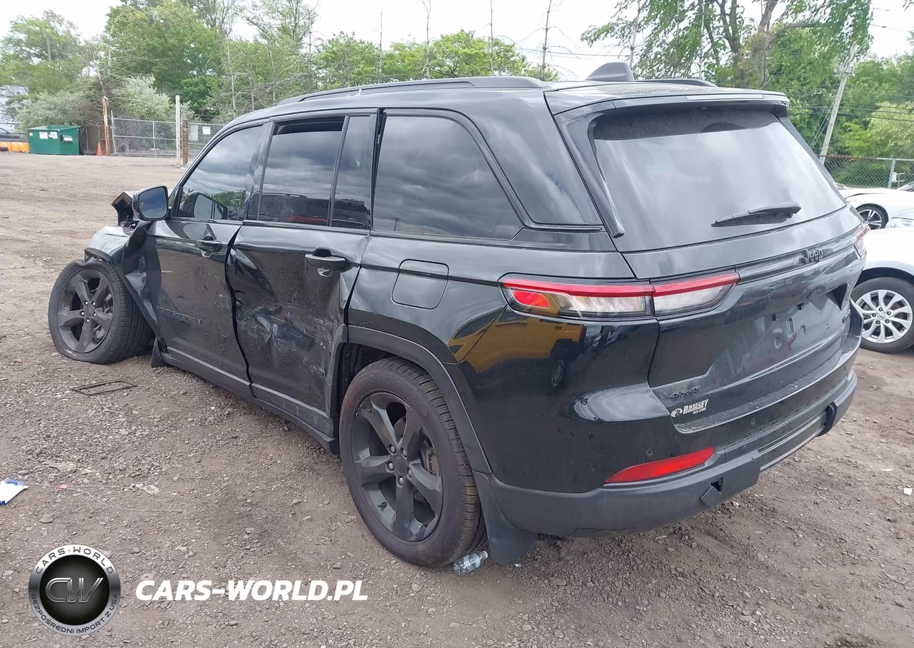 2025 Jeep Grand Cherokee Limited 4X4 VIN:1C4RJHBG2SC297254 - 3