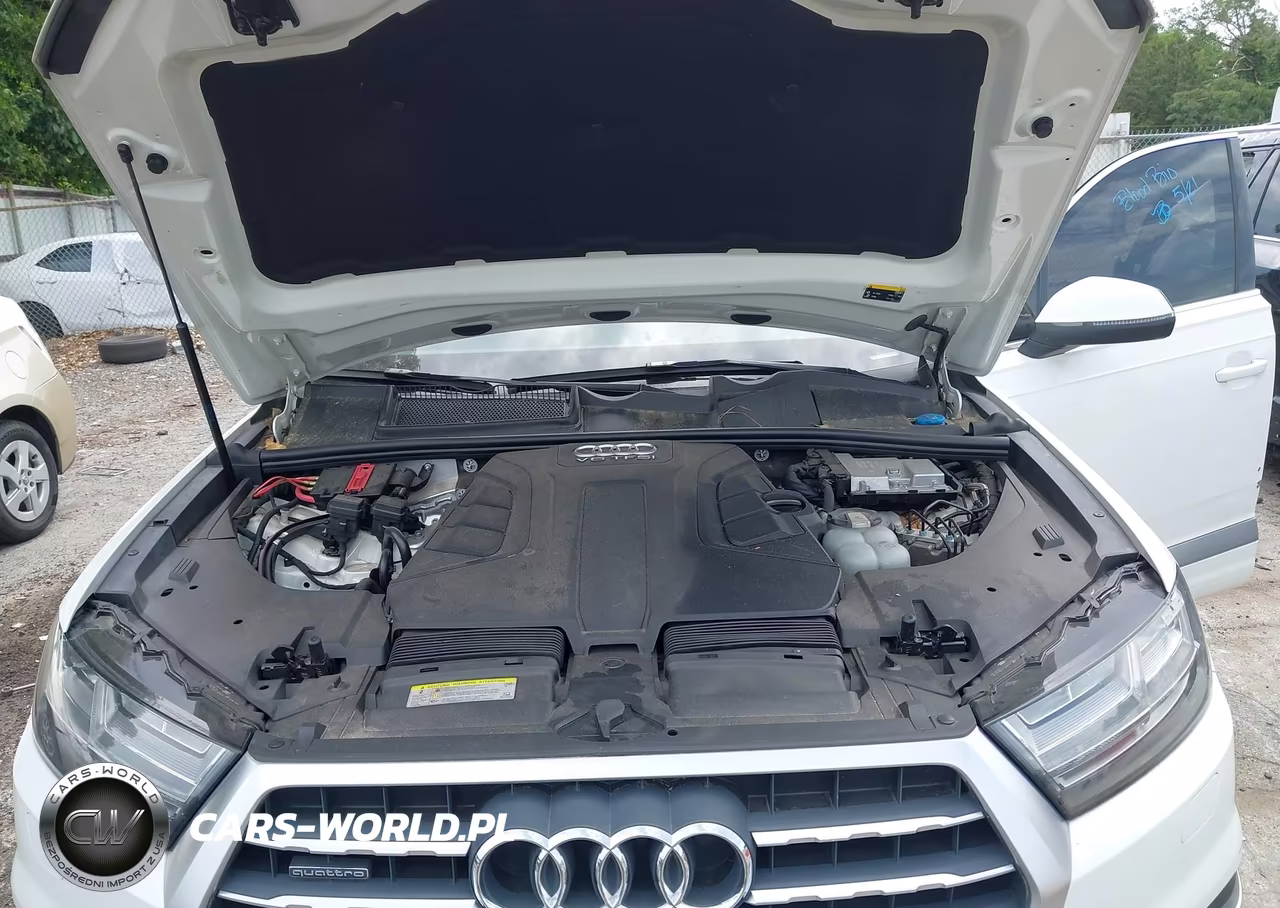 2018 Audi Q7 3.0T Premium VIN:WA1LAAF7XJD004162 - 10