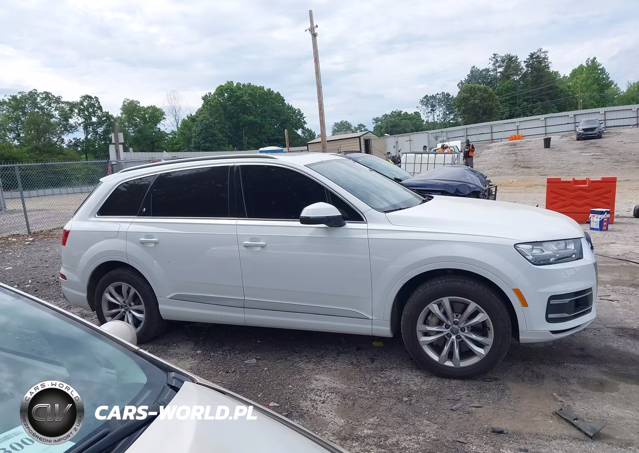 2018 Audi Q7 3.0T Premium VIN:WA1LAAF7XJD004162 - 13
