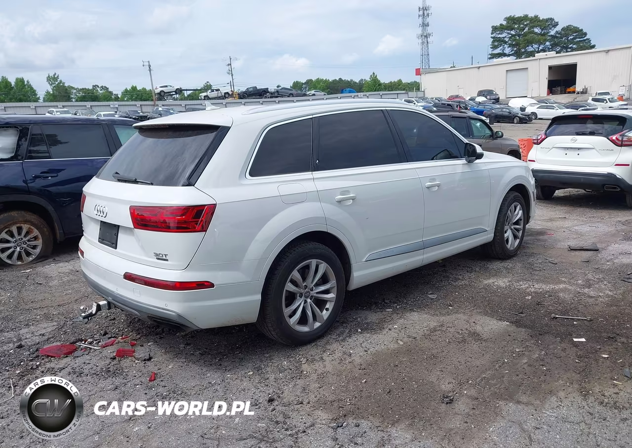 2018 Audi Q7 3.0T Premium VIN:WA1LAAF7XJD004162 - 4
