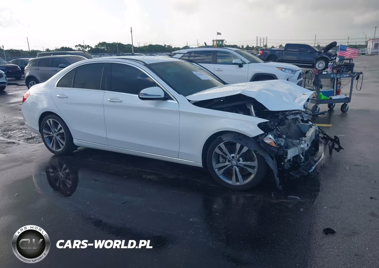 2016 Mercedes-Benz C 300 – zdjęcie 1 z 16