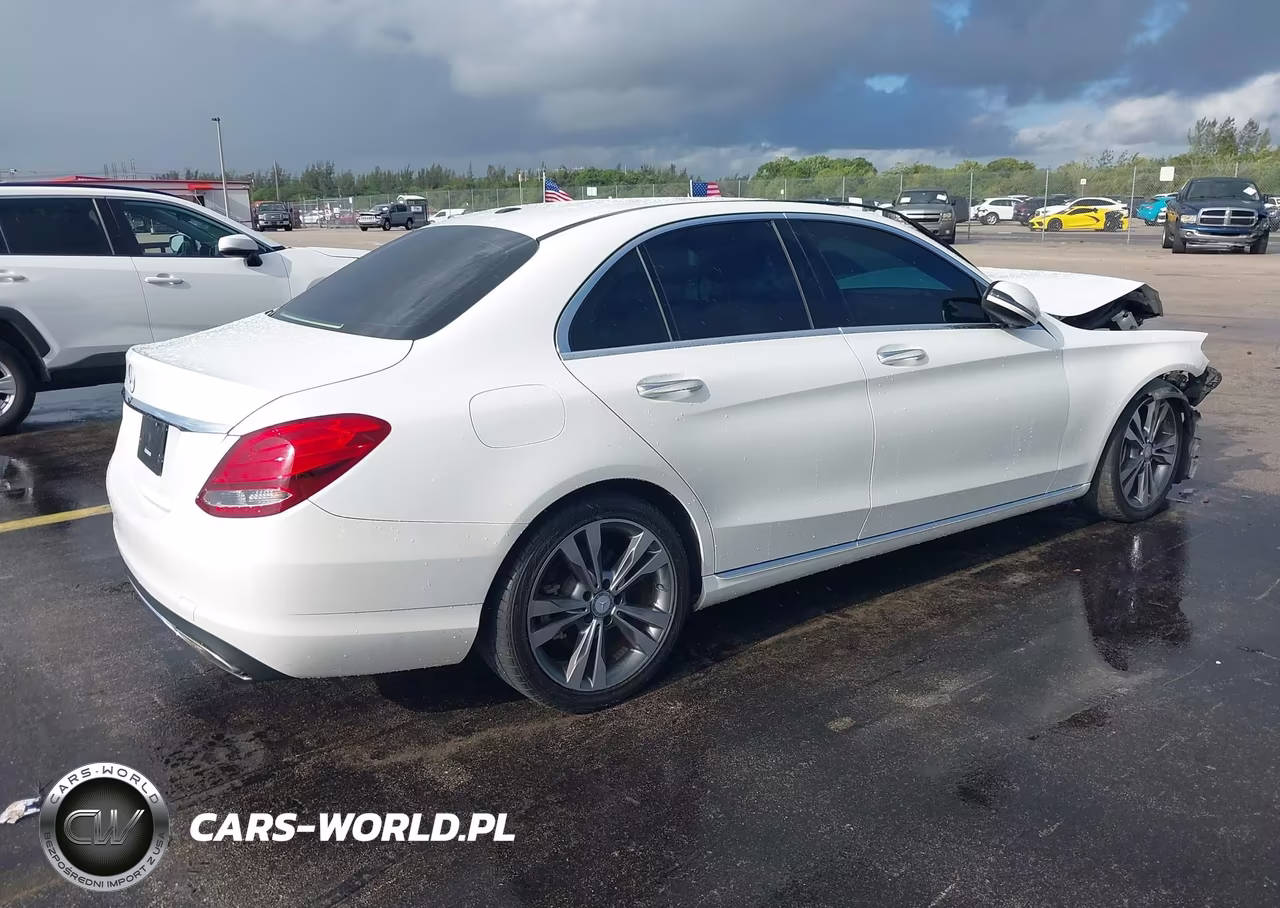 2016 Mercedes-Benz C 300 VIN:55SWF4JB5GU168940 - 4