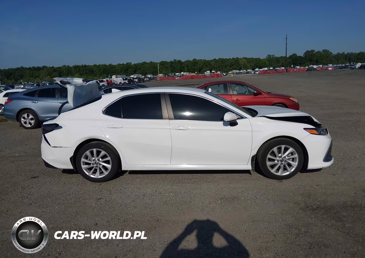 2024 Toyota Camry Le VIN:4T1C11AK1RU196869 - 13