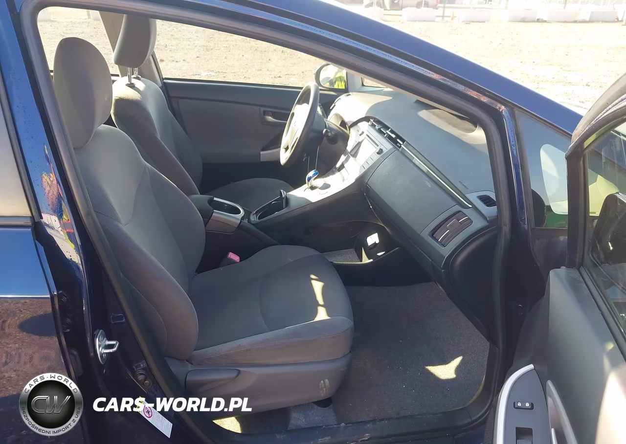 2012 Toyota Prius Two VIN:JTDKN3DUXC1497551 - 5