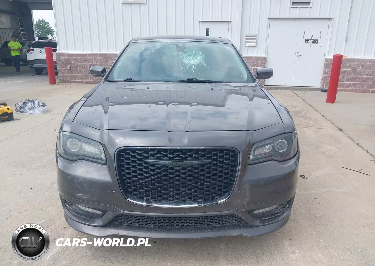 2021 Chrysler 300 Touring L VIN:2C3CCAAG5MH570927 - 12