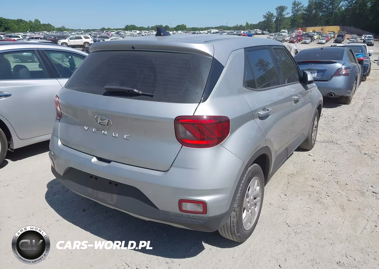 2021 Hyundai Venue Se VIN:KMHRB8A30MU066972 - 4