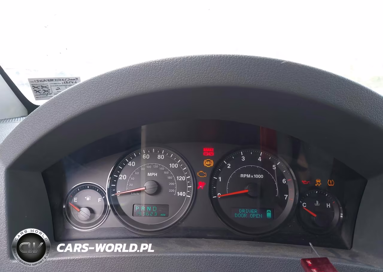2005 Jeep Grand Cherokee Laredo VIN:1J4GR48K15C653003 - 7