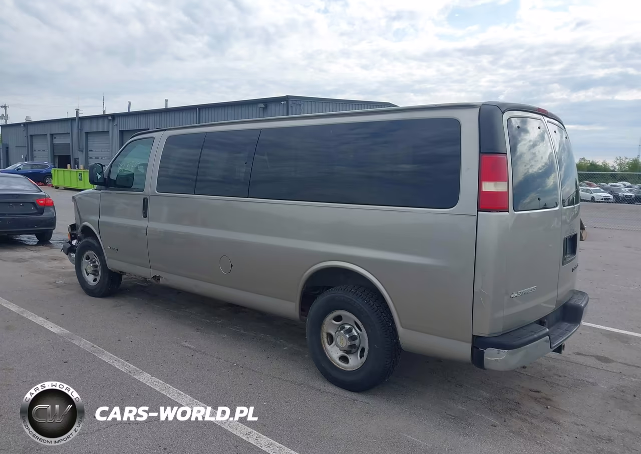 2004 Chevrolet Express VIN:1GAHG39U941202771 - 3