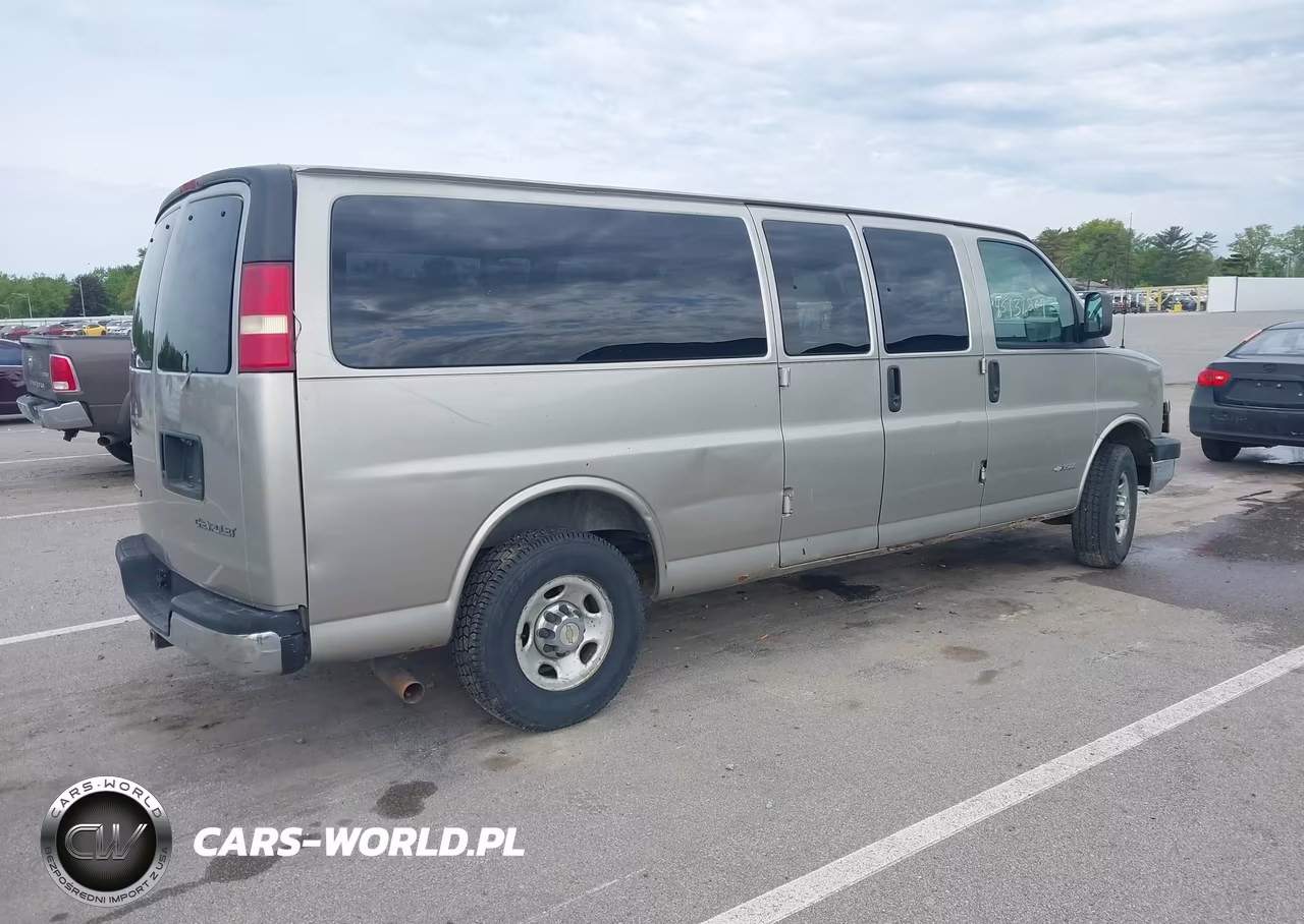 2004 Chevrolet Express VIN:1GAHG39U941202771 - 4