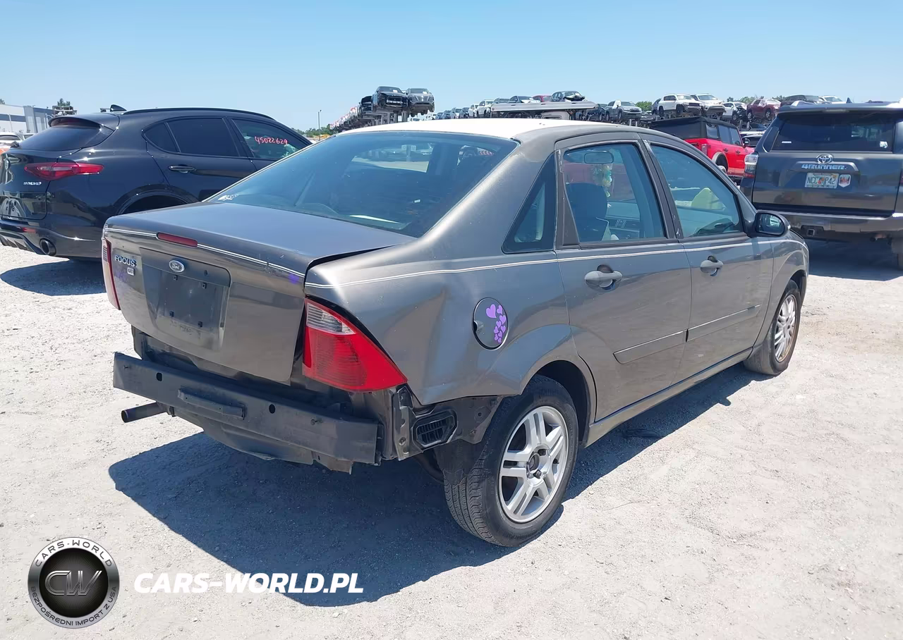2007 Ford Focus S-Se-Ses VIN:1FAFP34N47W206979 - 4