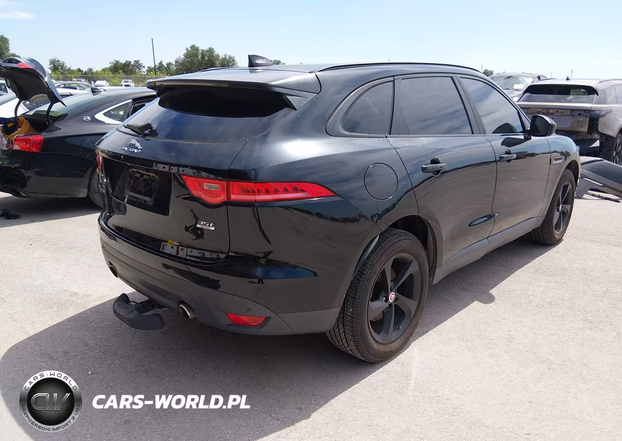 2017 Jaguar F-Pace 35T Premium VIN:SADCJ2BV1HA058255 - 4