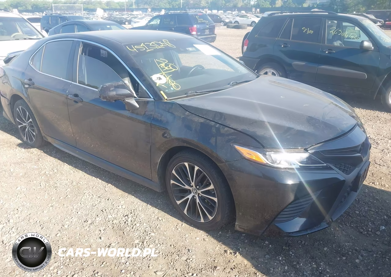 2018 Toyota Camry Se – zdjęcie 1 z 17