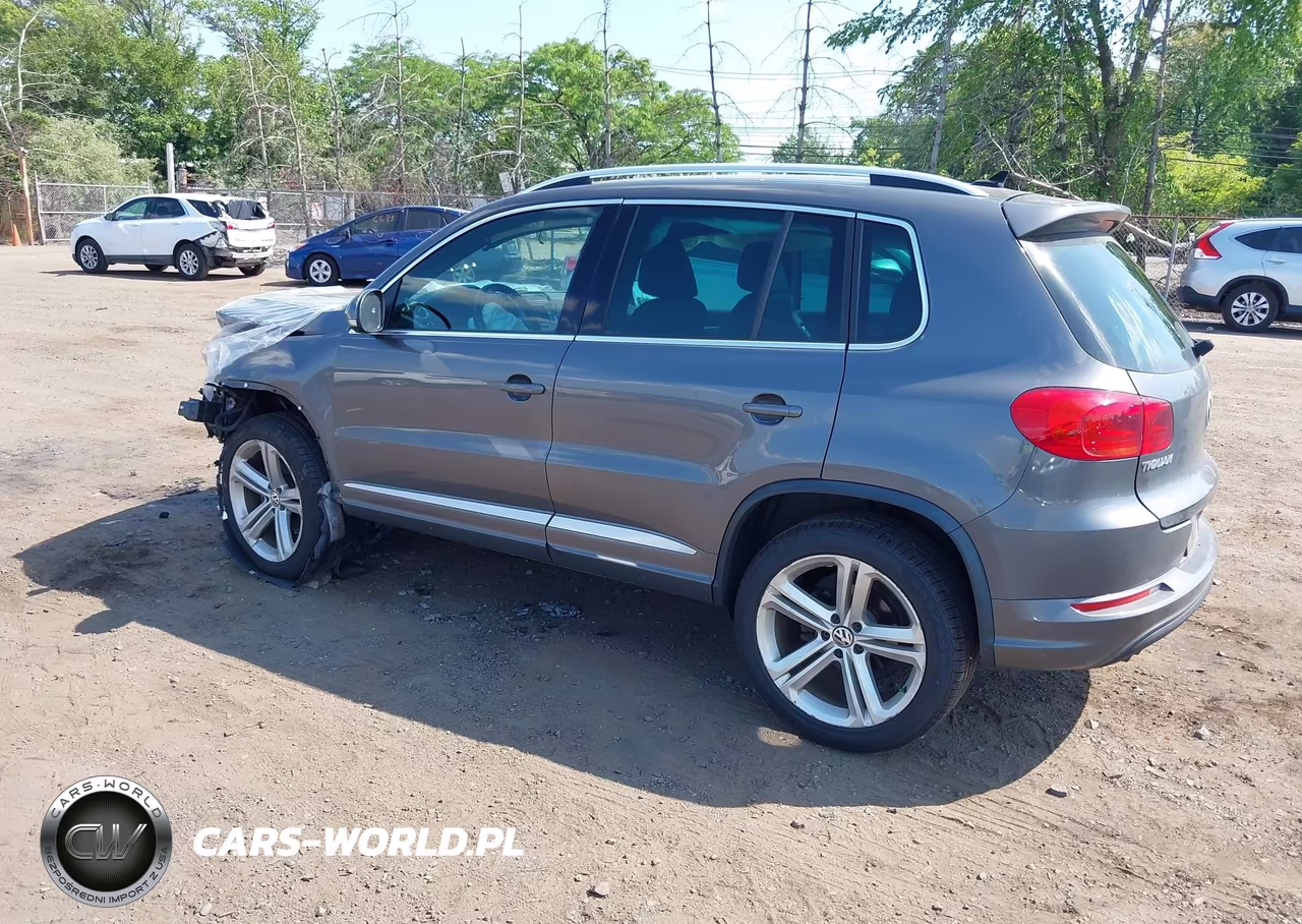 2016 Volkswagen Tiguan R-Line VIN:WVGBV7AX8GW612447 - 3