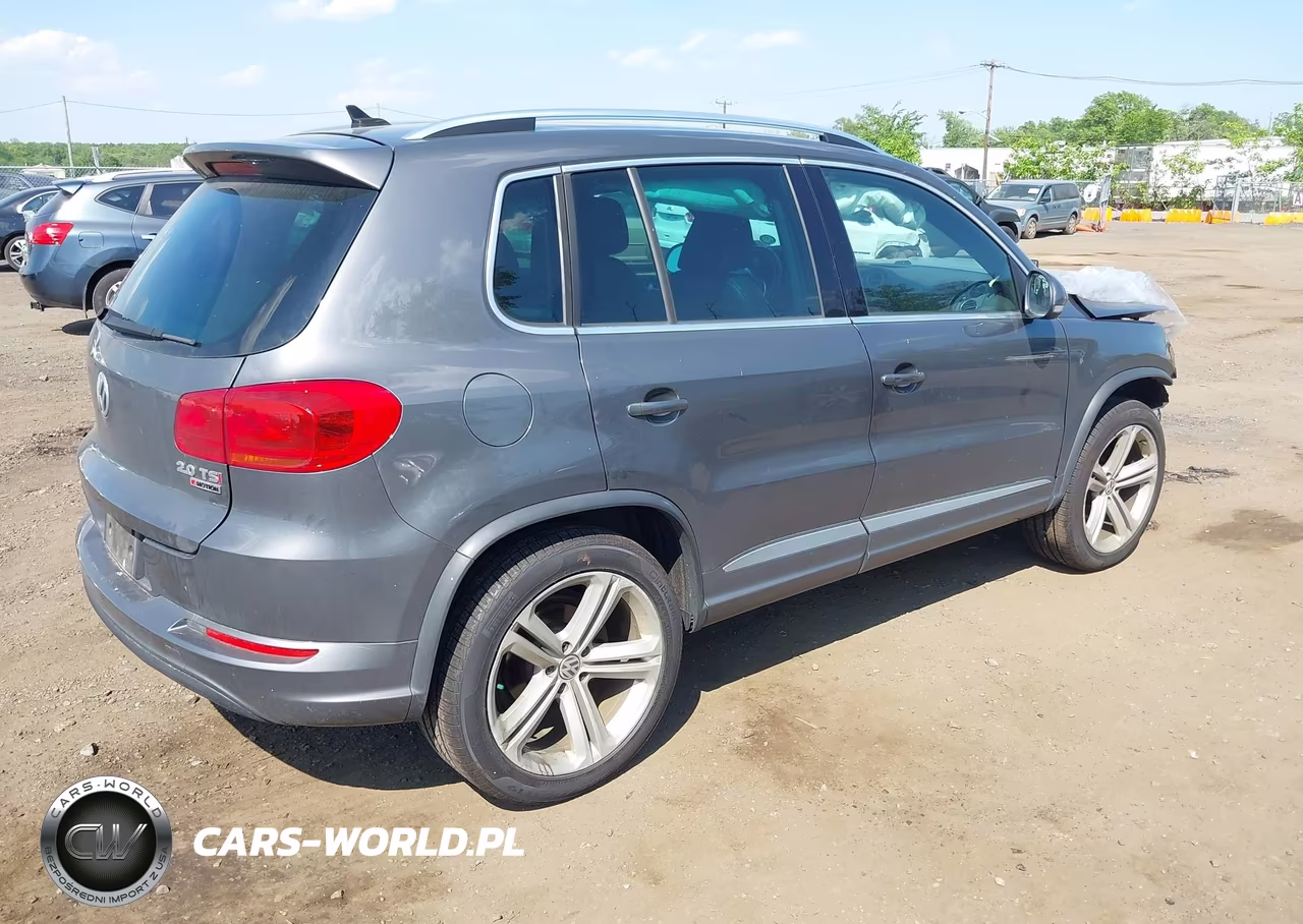 2016 Volkswagen Tiguan R-Line VIN:WVGBV7AX8GW612447 - 4