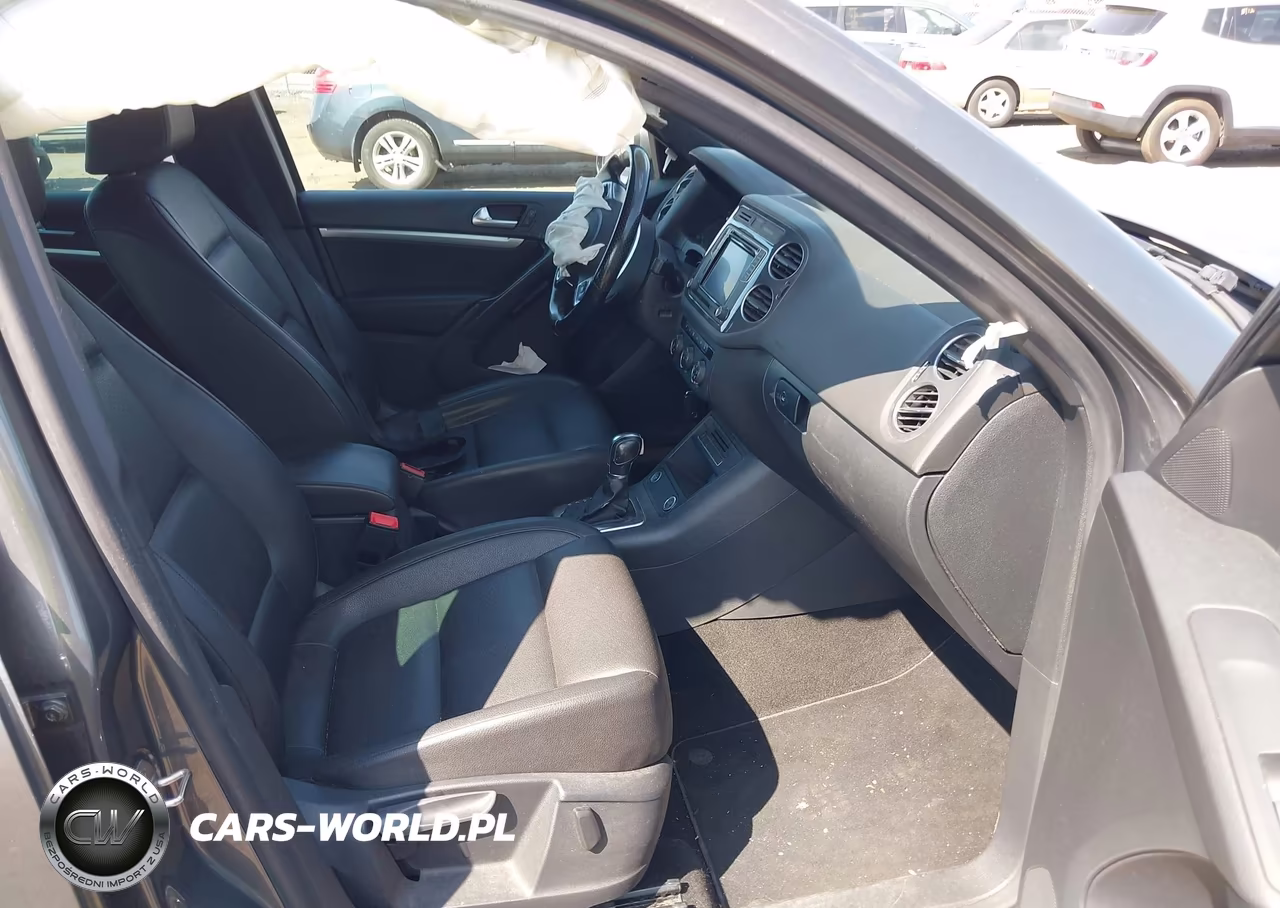 2016 Volkswagen Tiguan R-Line VIN:WVGBV7AX8GW612447 - 5