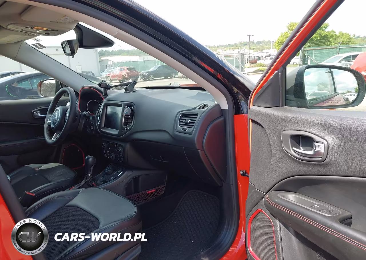 2018 Jeep Compass Trailhawk 4X4 VIN:3C4NJDDB8JT163067 - 5