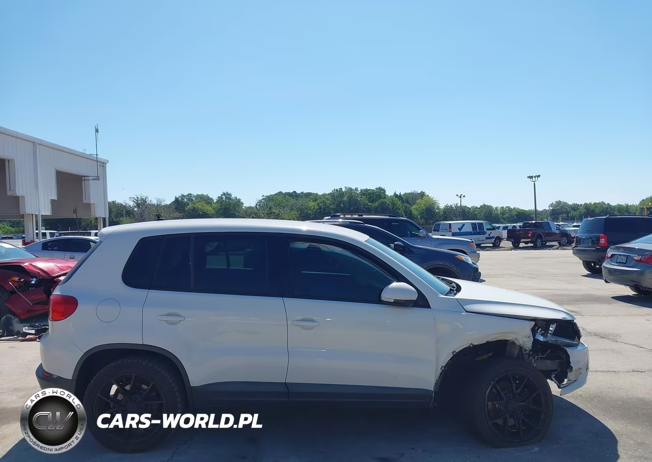 2013 Volkswagen Tiguan S VIN:WVGAV3AX2DW607700 - 14