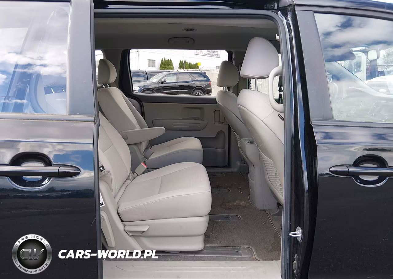 2018 Kia Sedona L VIN:KNDMA5C14J6387005 - 8